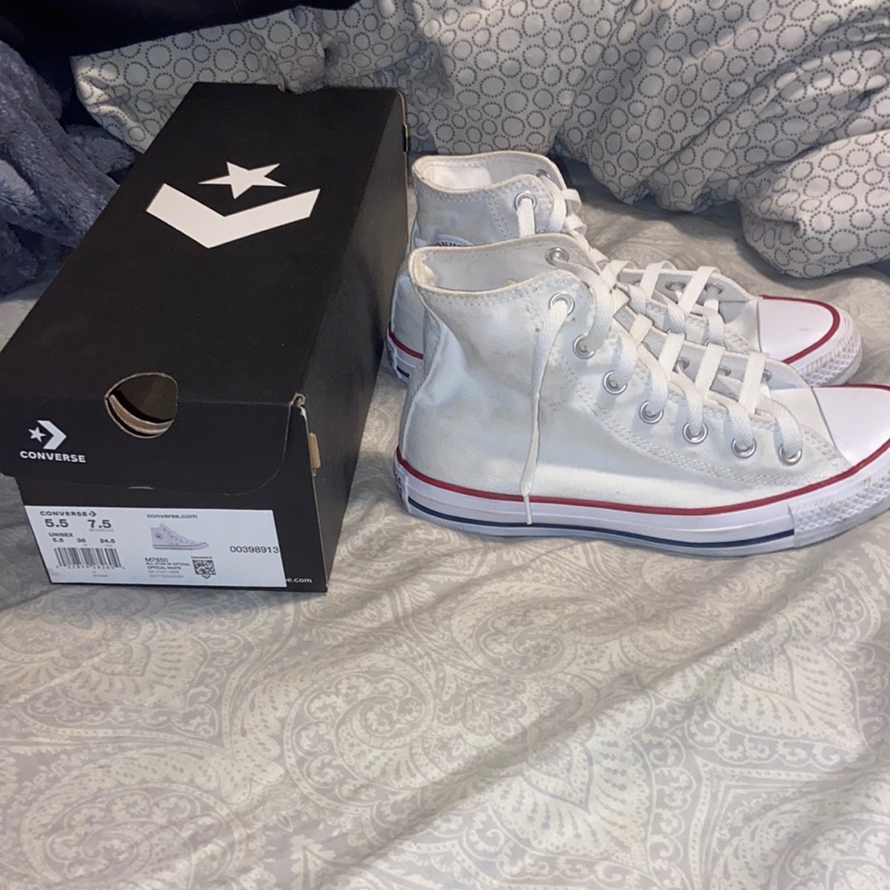White converse with box
